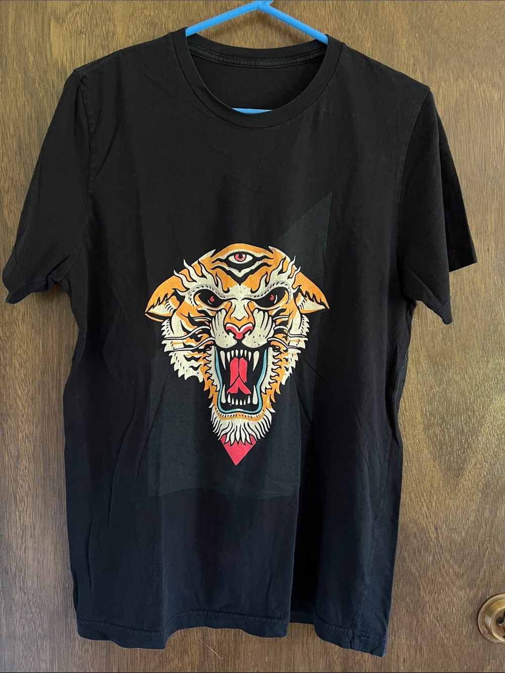 3 eyed tiger T-shirt Large